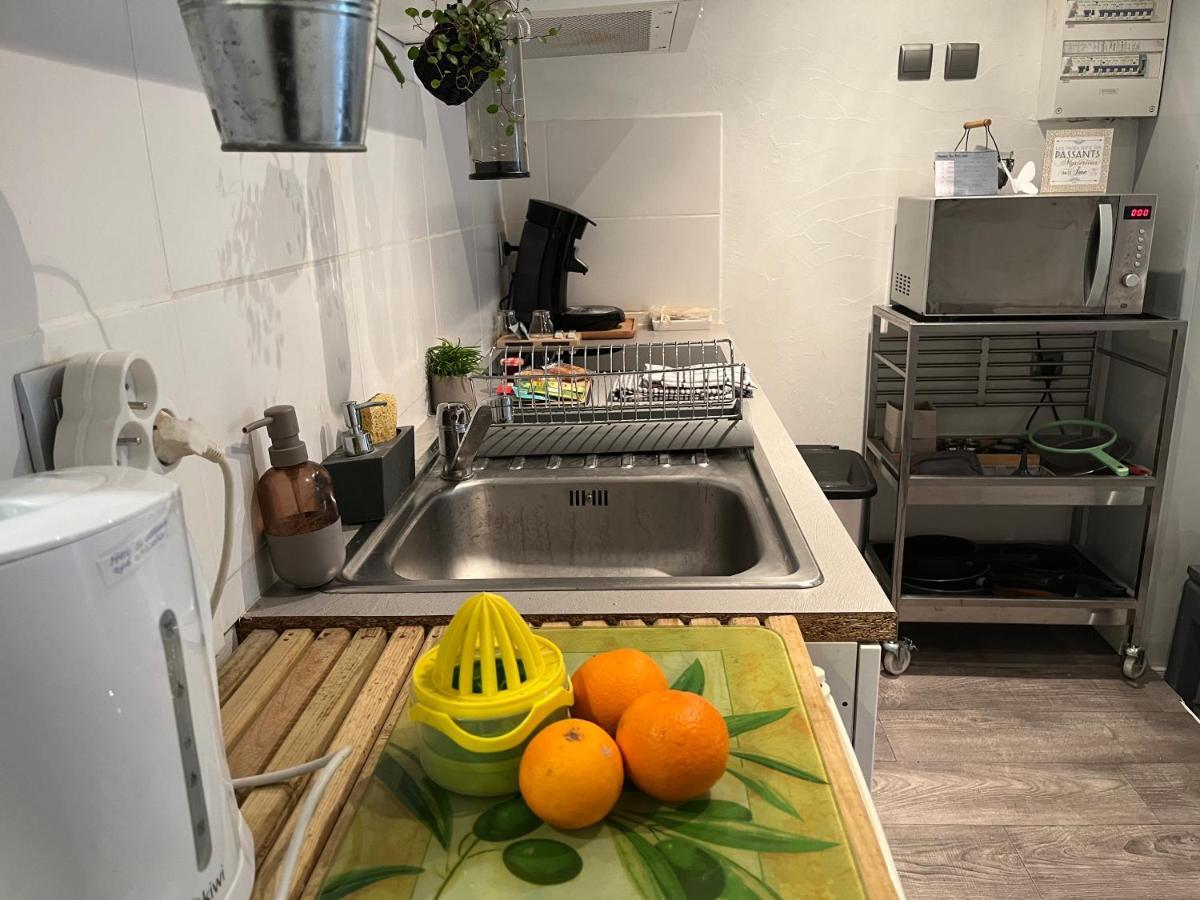 Le Studio - La Roquebrussanne Appartement Buitenkant foto